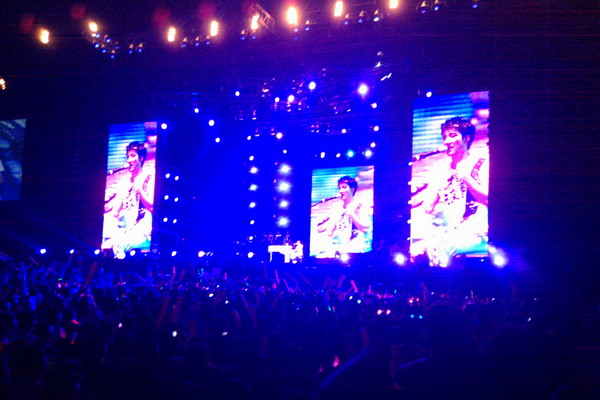 http://pic.snowrain.org/webpic/20100917-leehom-concert/IMG_20100917_223615.jpg